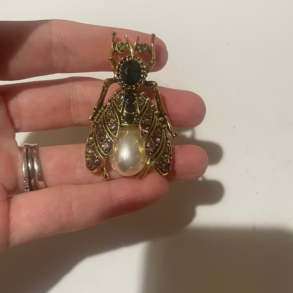 Insect Brooch - Picture 5 of 5